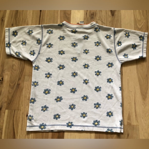 LAST CHANCE Vintage Flower Print Crew Neck Tshirt - Picture 4 of 6